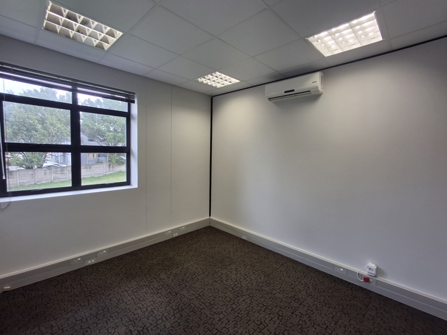 To Let Commercial Property for Rent in Vincent Eastern Cape